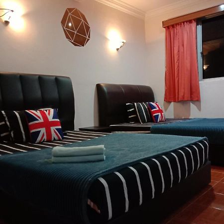 Glory Beach Resort Private Penthouse Port Dickson Esterno foto