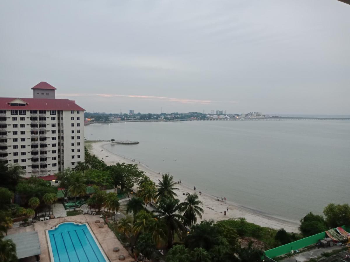 Glory Beach Resort Private Penthouse Port Dickson Esterno foto