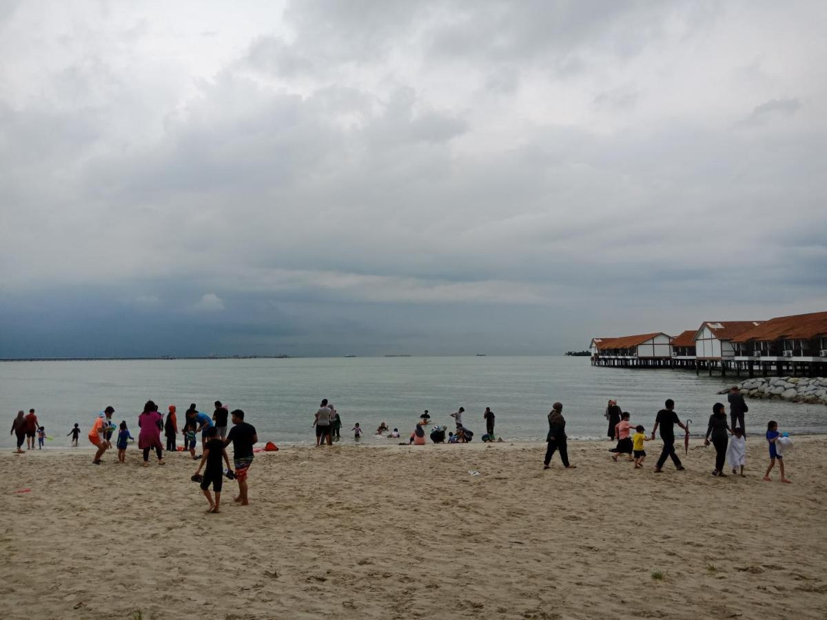 Glory Beach Resort Private Penthouse Port Dickson Esterno foto