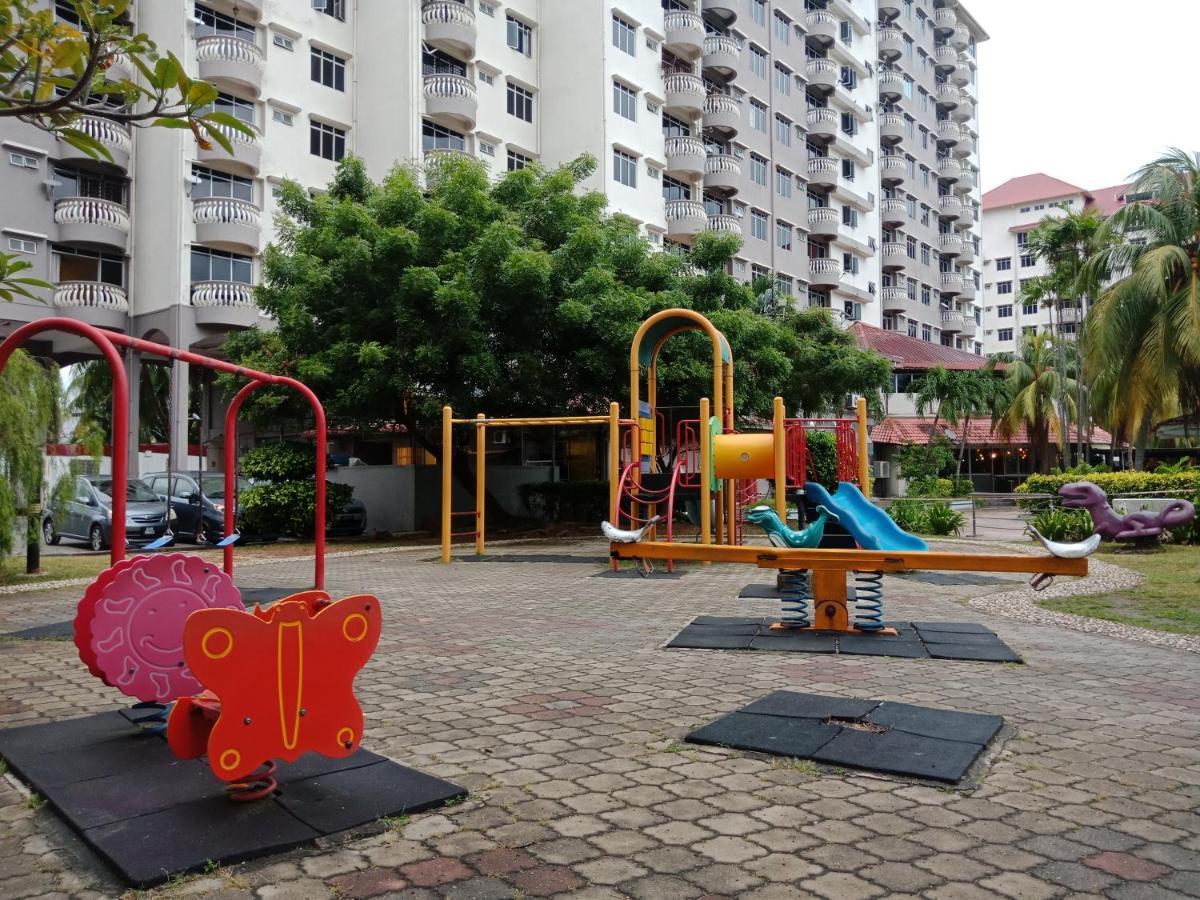 Glory Beach Resort Private Penthouse Port Dickson Esterno foto