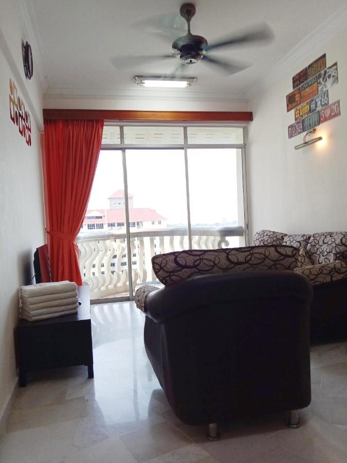Glory Beach Resort Private Penthouse Port Dickson Esterno foto